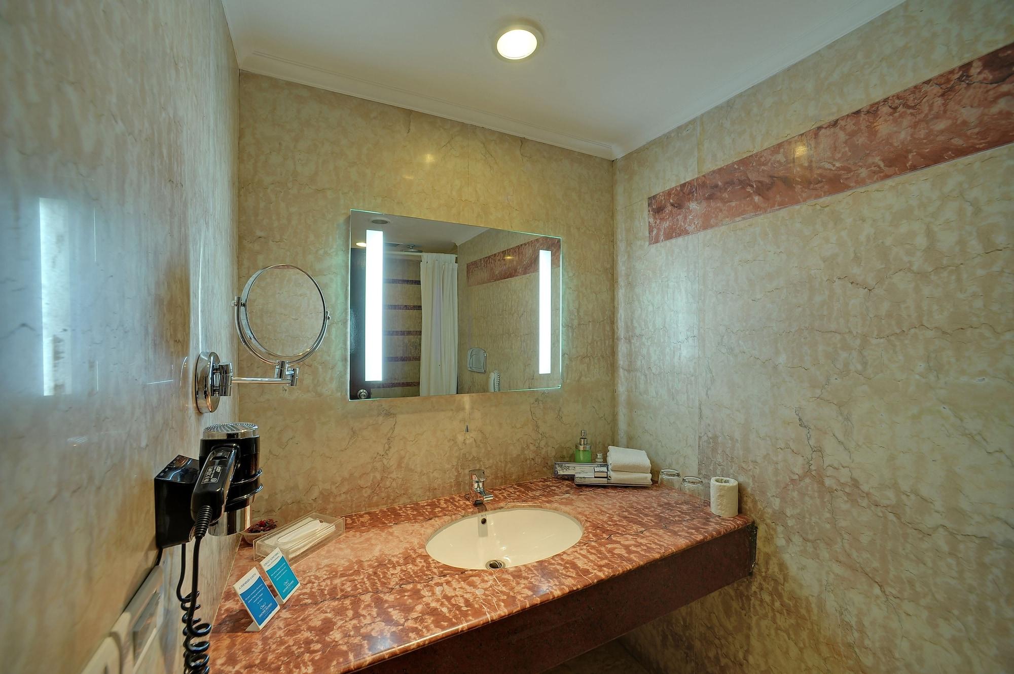 Royal Sarovar Portico Siliguri Luaran gambar