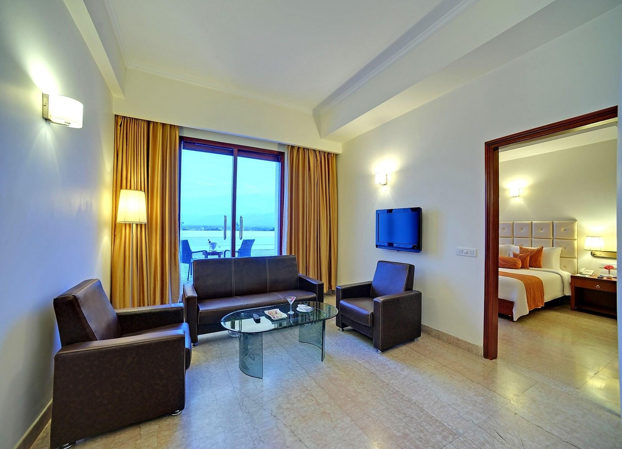 Royal Sarovar Portico Siliguri Luaran gambar