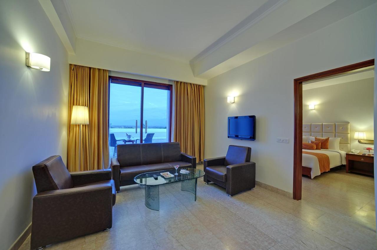 Royal Sarovar Portico Siliguri Luaran gambar