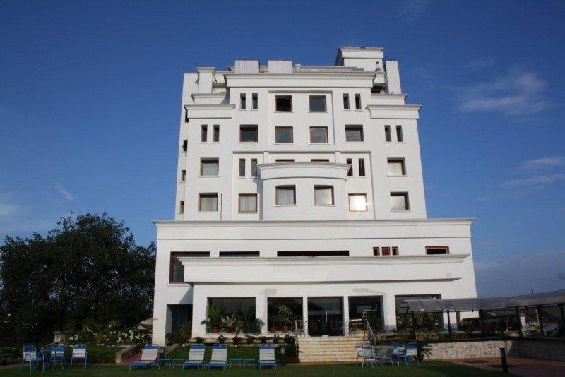 Royal Sarovar Portico Siliguri Luaran gambar