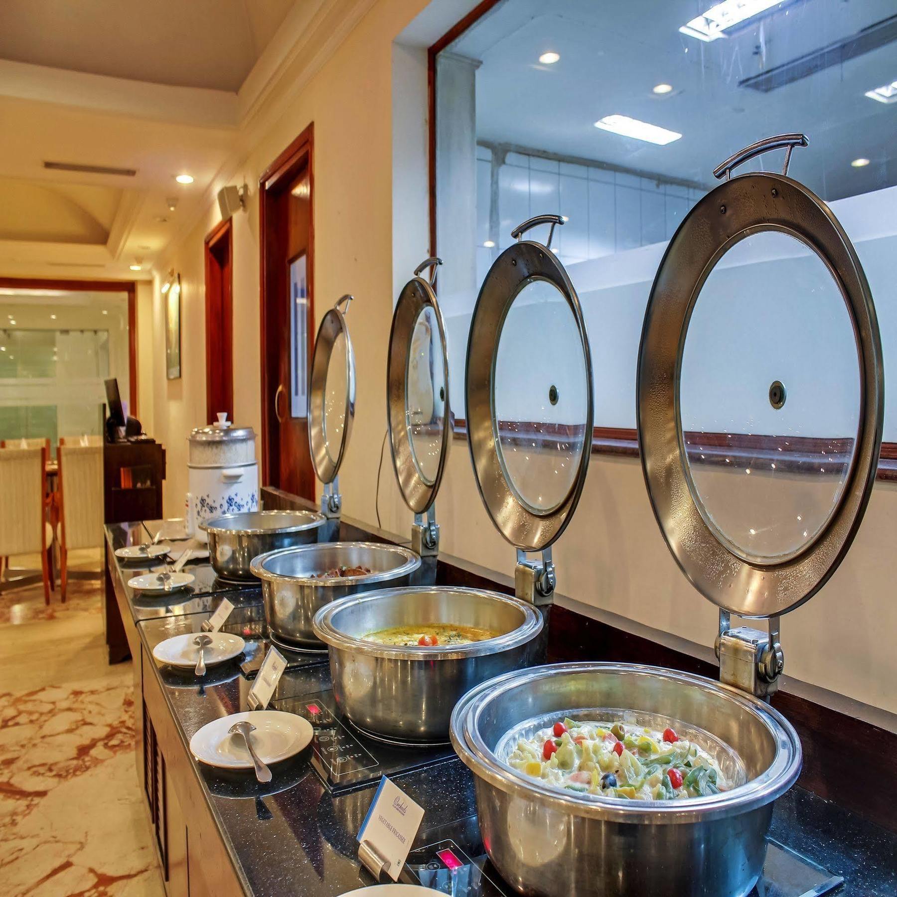 Royal Sarovar Portico Siliguri Luaran gambar