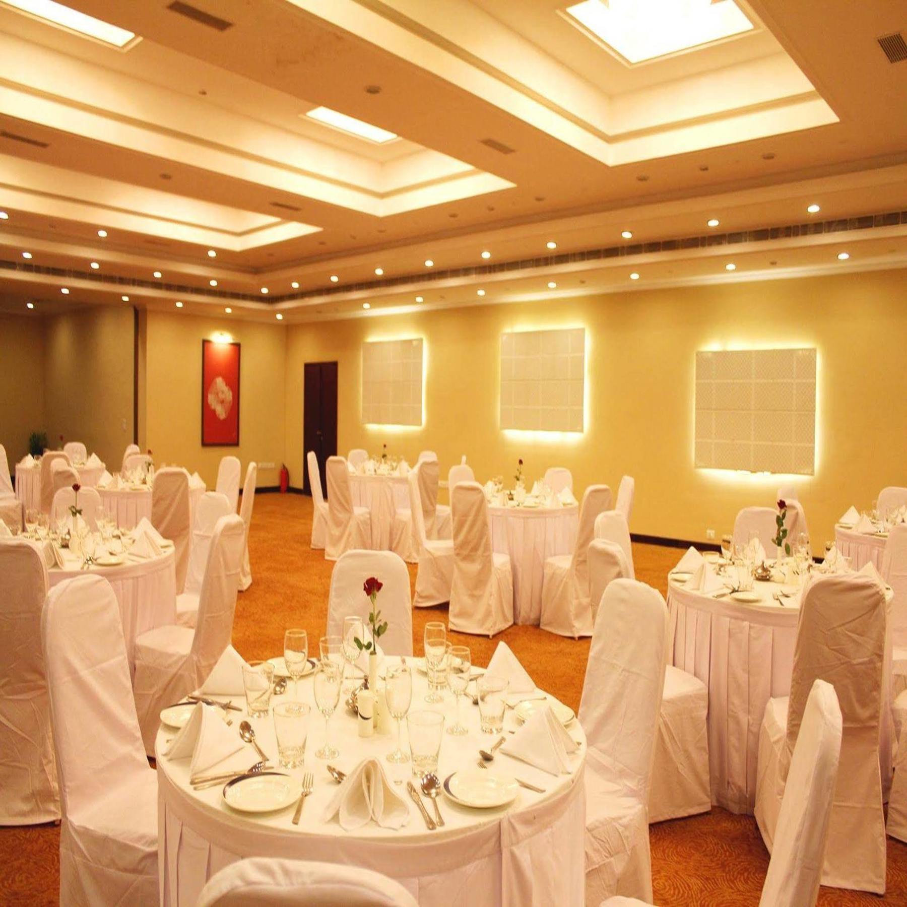 Royal Sarovar Portico Siliguri Luaran gambar