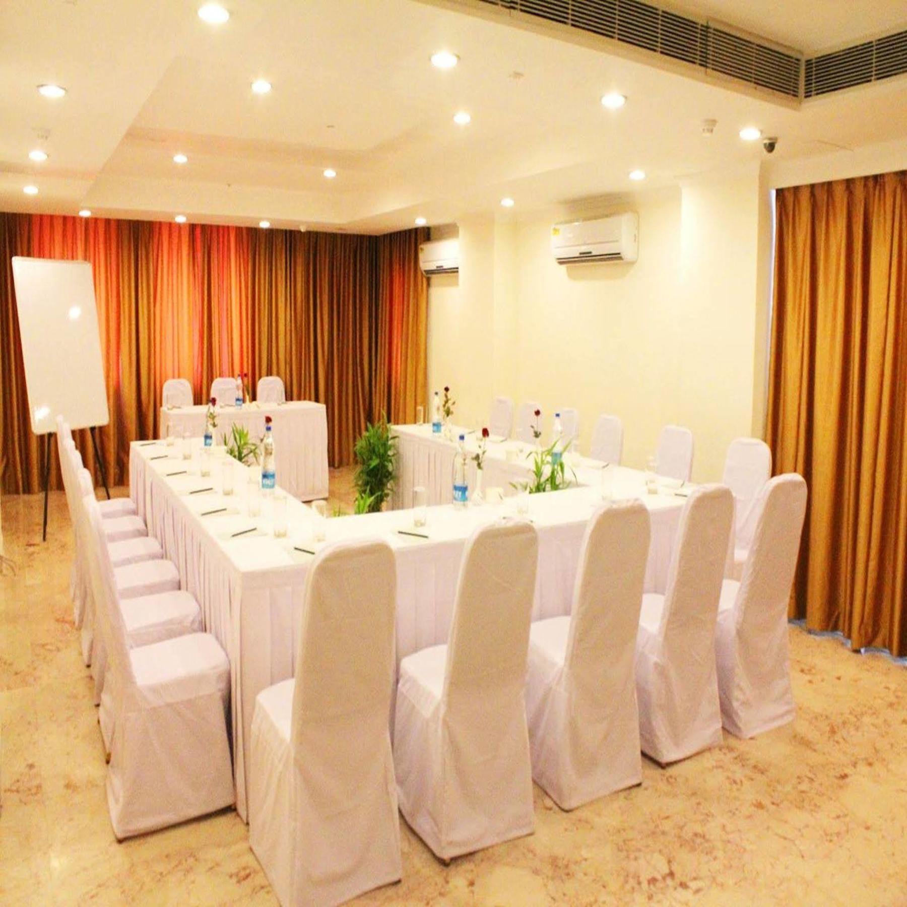 Royal Sarovar Portico Siliguri Luaran gambar