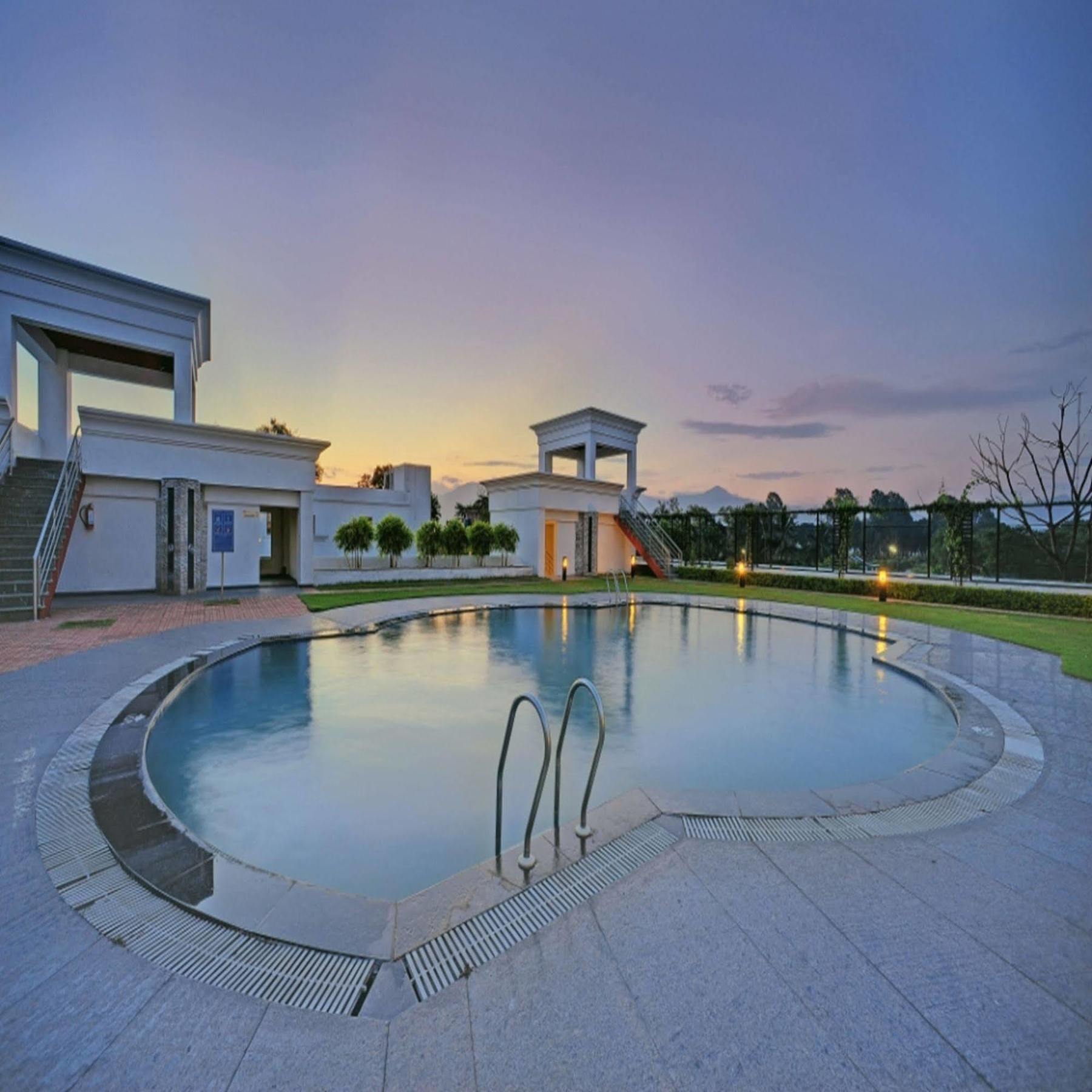 Royal Sarovar Portico Siliguri Luaran gambar